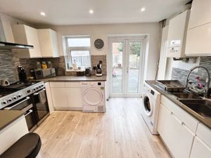 Kitchen- click for photo gallery